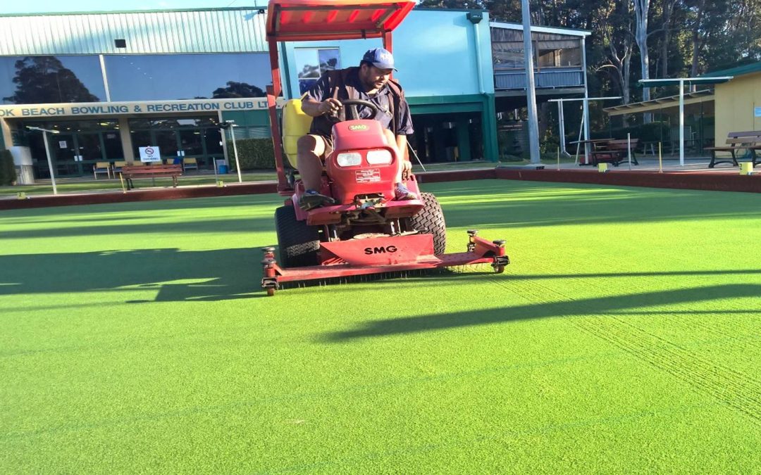 Maintenance of Synthetic Grass Bowling Greens